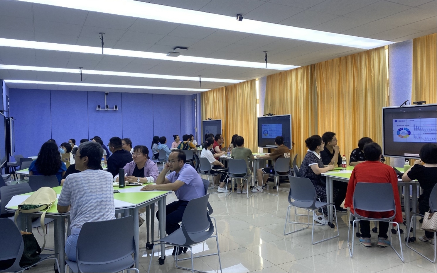 新葡京官网教师参加沈阳师范大学组织的教师教学创新大赛培训